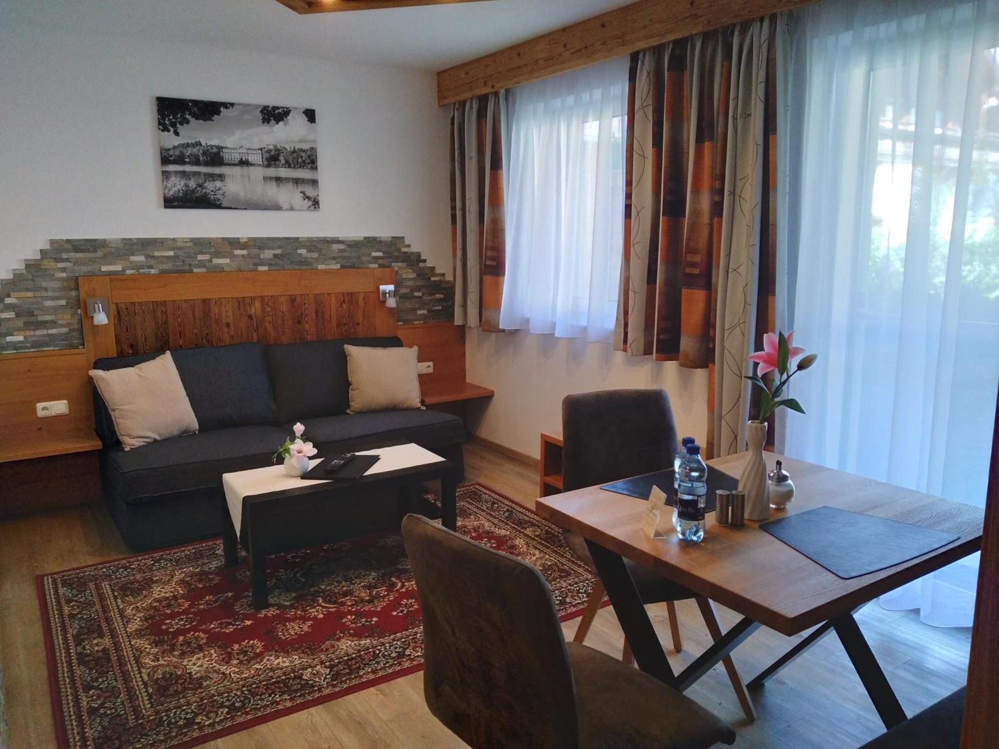 Apartments By Pension Ballwein Salzburg Room photo